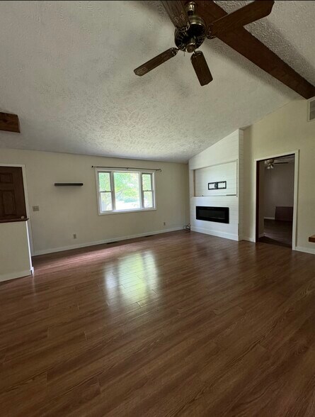 Building Photo - 2080 Robins Ct NW