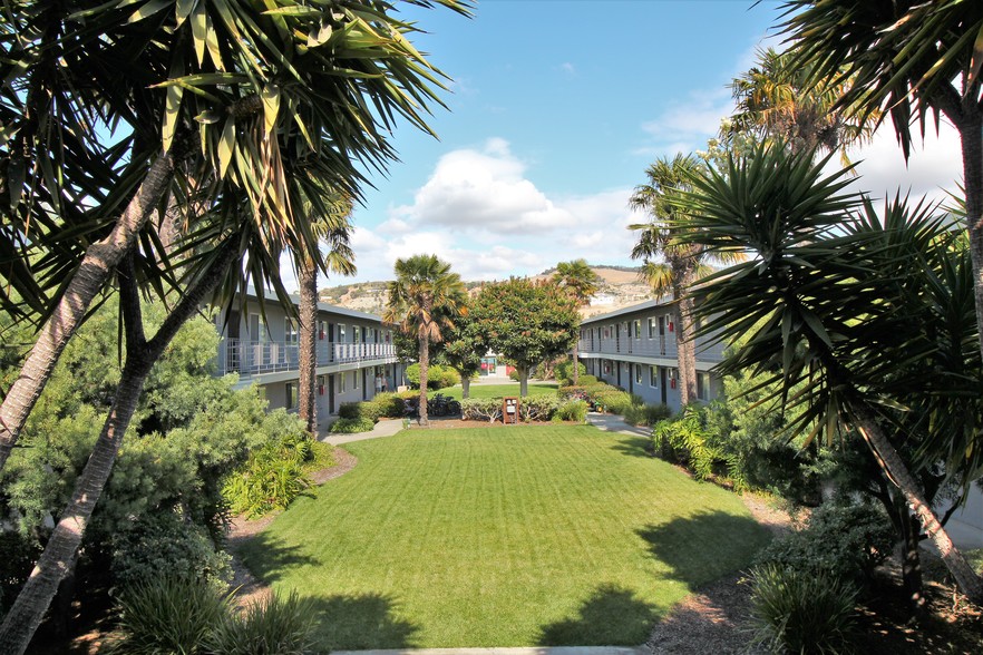 Building Photo - Parklane Apartments