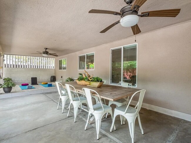 Building Photo - Beautifully Updated North Fresno 3/3