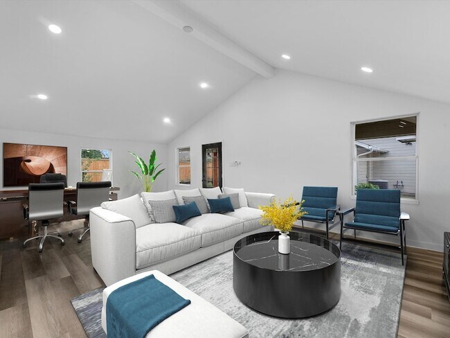 Building Photo - 1826 Woodcrest Dr