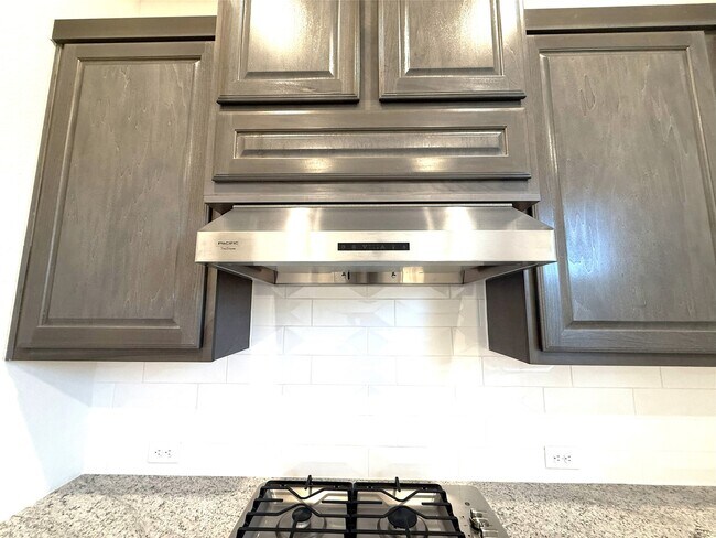 Building Photo - 2519 Dovetail Elm Dr