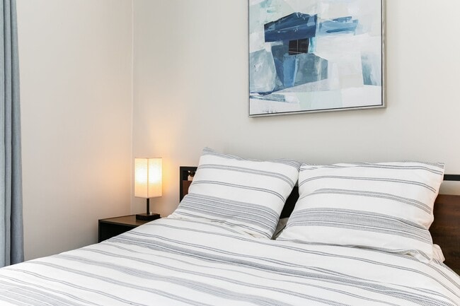 Building Photo - 1122 Emerson Ave