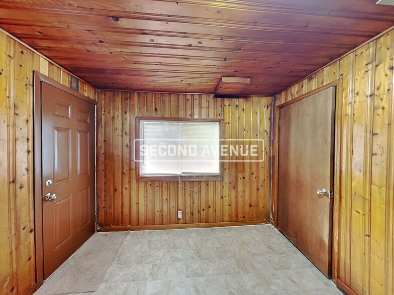 Building Photo - 6672 Vermillion St