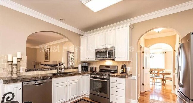 Building Photo - 5700 Crown Terrace