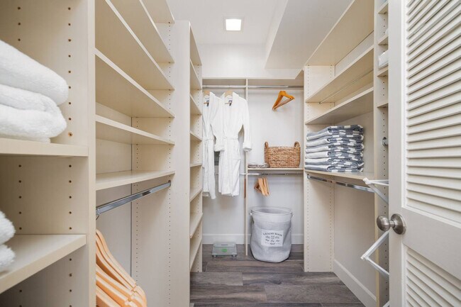 Building Photo - 376 San Antonio Ave