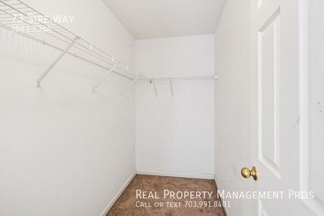 Building Photo - 73 Sire Way