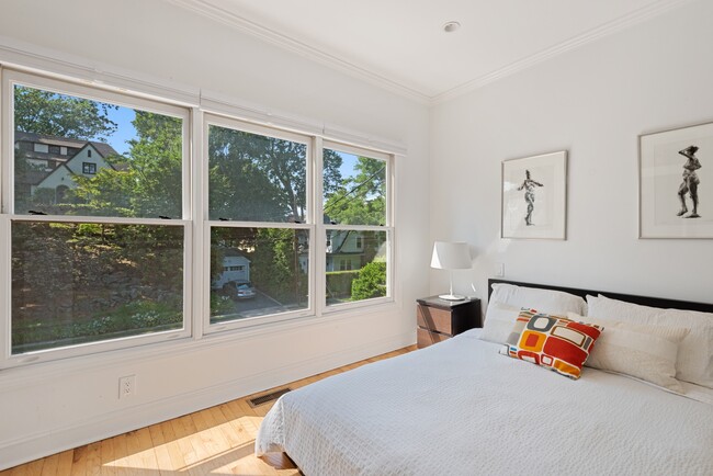 Building Photo - 5 Rockhill Terrace
