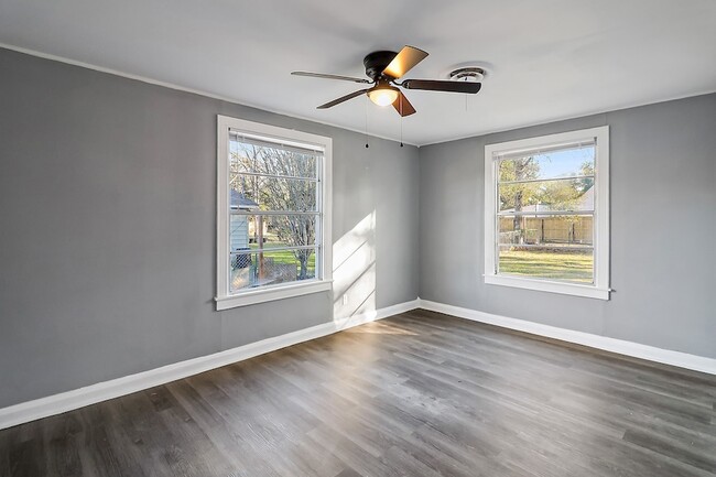 Building Photo - 506 Trinity St