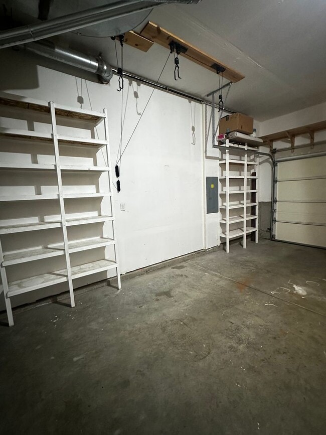 Building Photo - Gorgeous 4 Bedroom Lake Stevens Home in Cr...