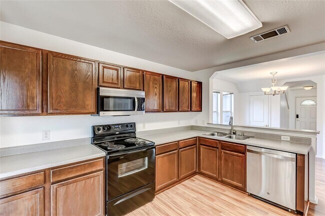 Building Photo - 1609 Anise Dr