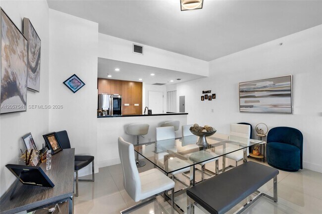 Building Photo - 7901 Hispanola Ave