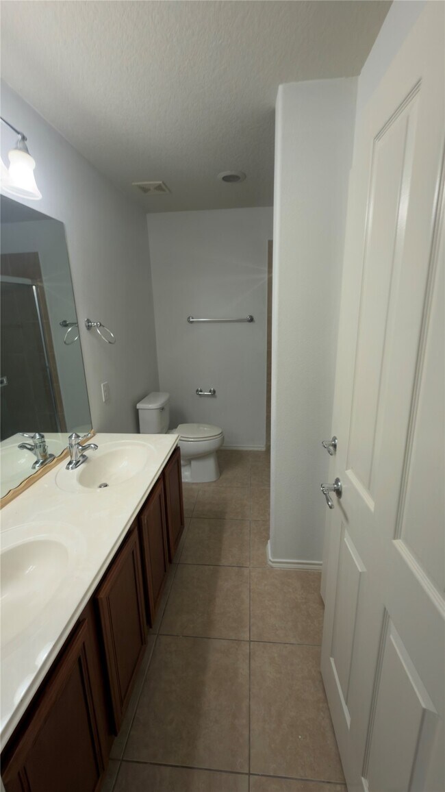 Building Photo - 13600 Breton Ridge St