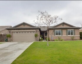 Building Photo - Incredible Rental In the SW! 3bd +2ba with RV parking $2,600 Rent