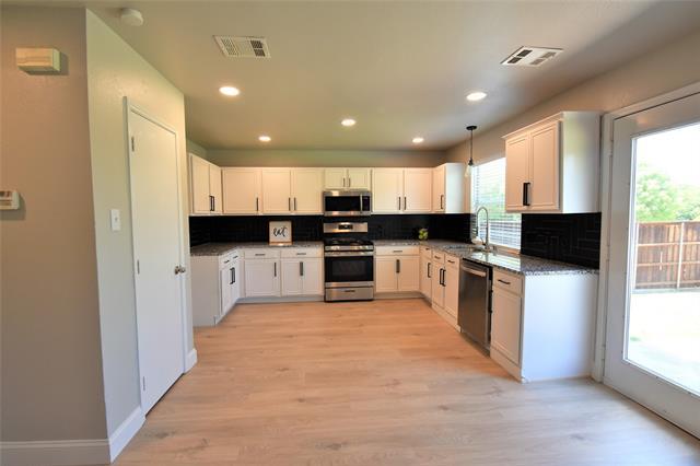 Building Photo - 9328 Warren Dr