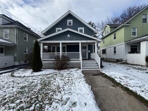 Building Photo - 66 Cook St