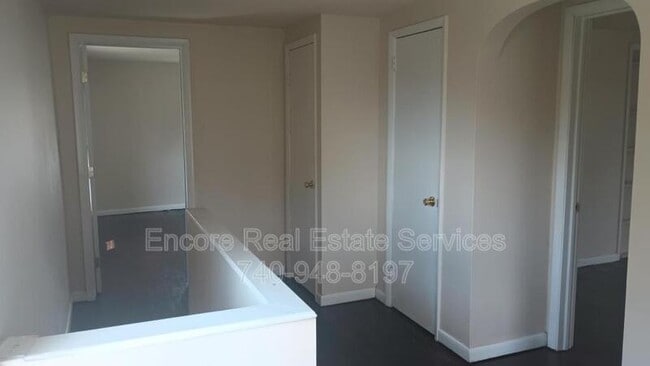 Building Photo - 480 Ridge Ave