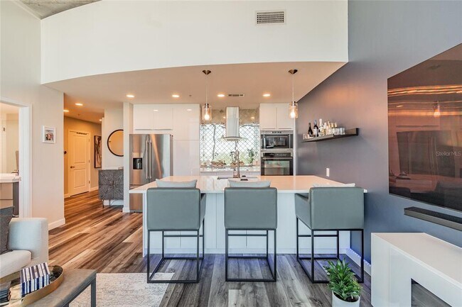 Building Photo - 777 N Ashley Dr