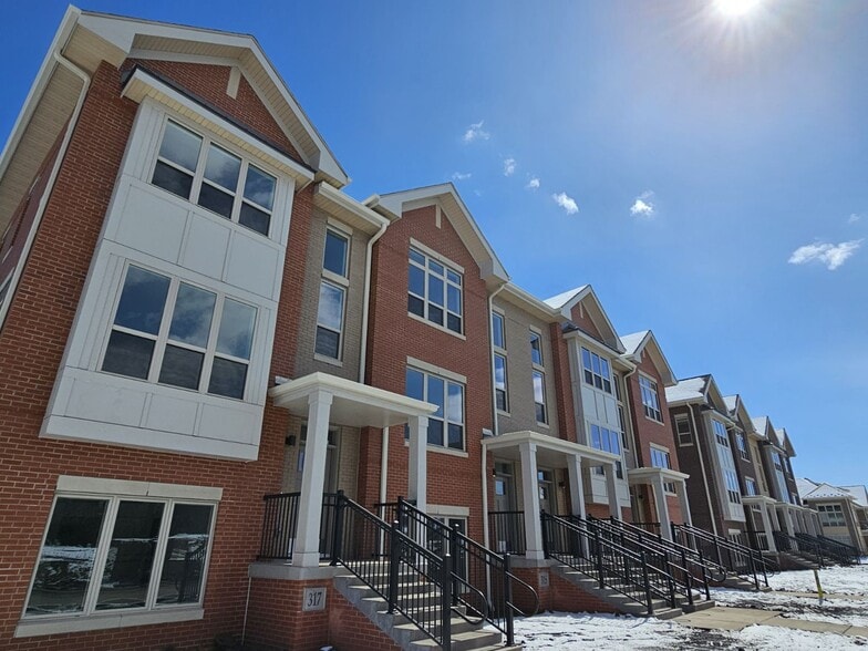 Paragon Place at Bear Claw Way 9603 Paragon St Middleton WI 53562