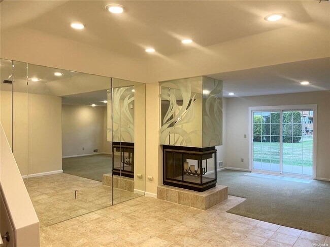 Building Photo - 120 Lakebridge Dr S
