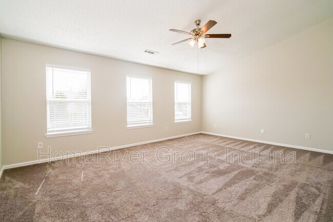 Building Photo - 5546 Bracken Dr