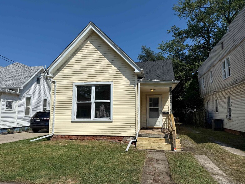 Building Photo - 347 Parker Ave