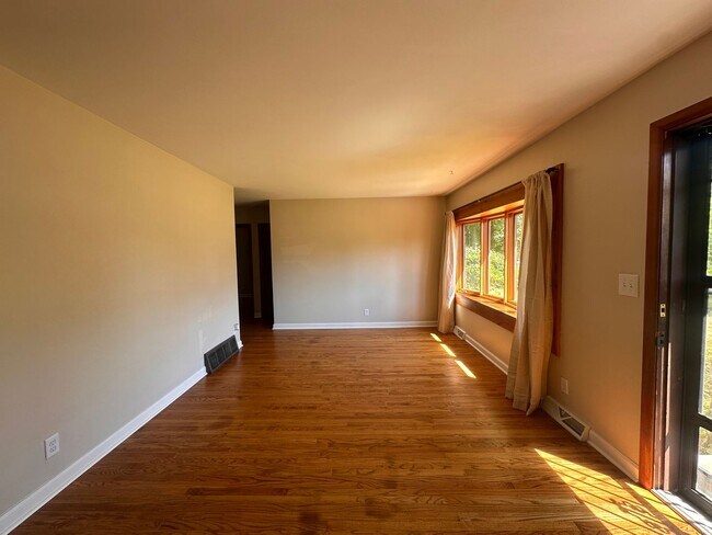 Building Photo - 4806 Imperial Terrace