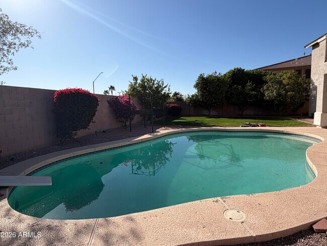 Building Photo - 13313 W Rovey Ave