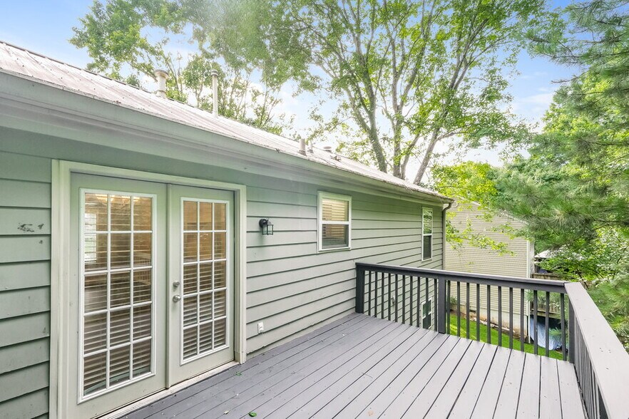 Building Photo - 140 Birch Rill Dr
