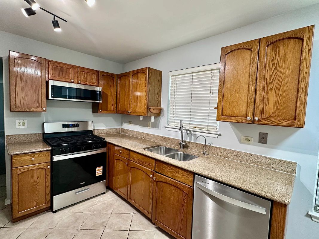 Building Photo - 1200 Churchill Ct