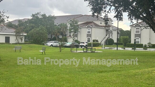 Building Photo - 13803 Fairway Island Dr