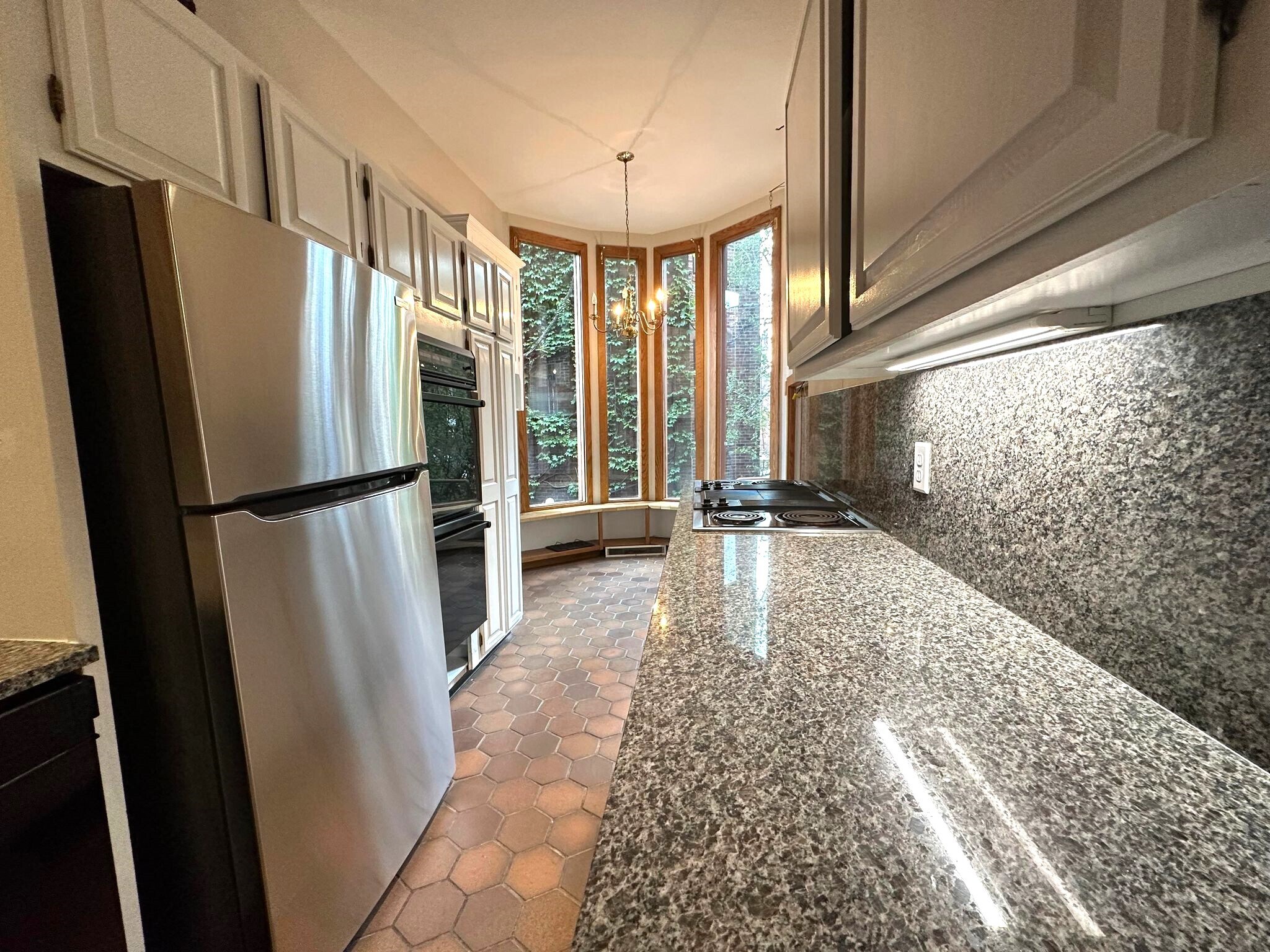 Building Photo - 32 Gloucester St