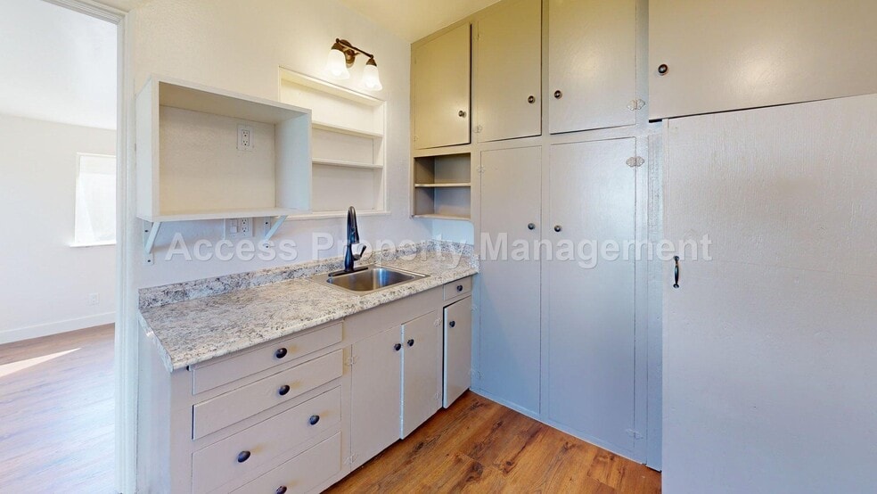 Building Photo - 124 Walden St