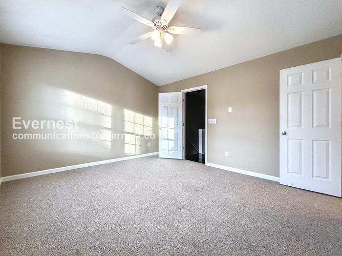 Building Photo - 2521 Heyoak Ct