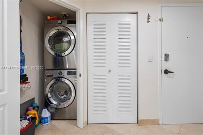 Building Photo - 17555 Atlantic Blvd