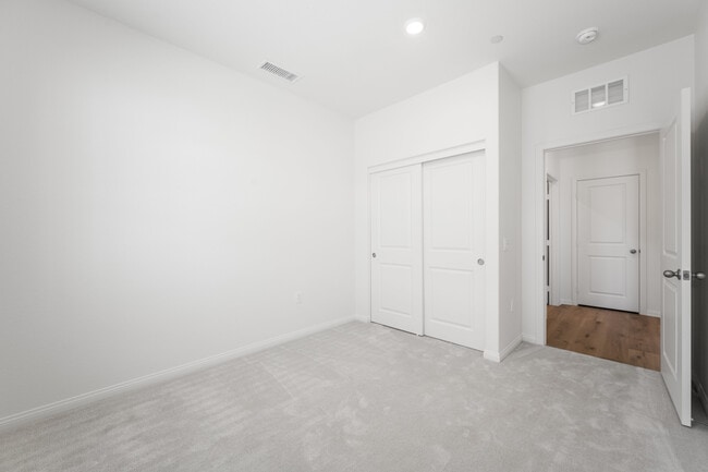 Building Photo - 27342 Denali Ct