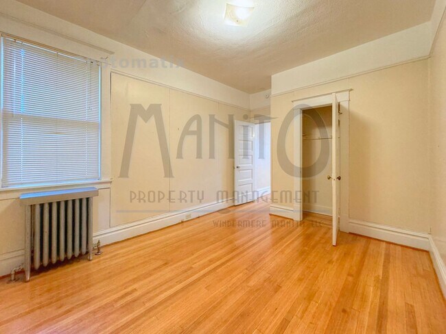 Building Photo - 602 E 23rd Ave