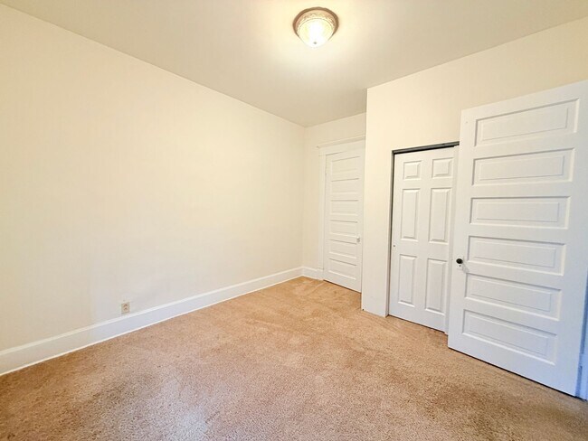 Building Photo - 71 N Warman Ave