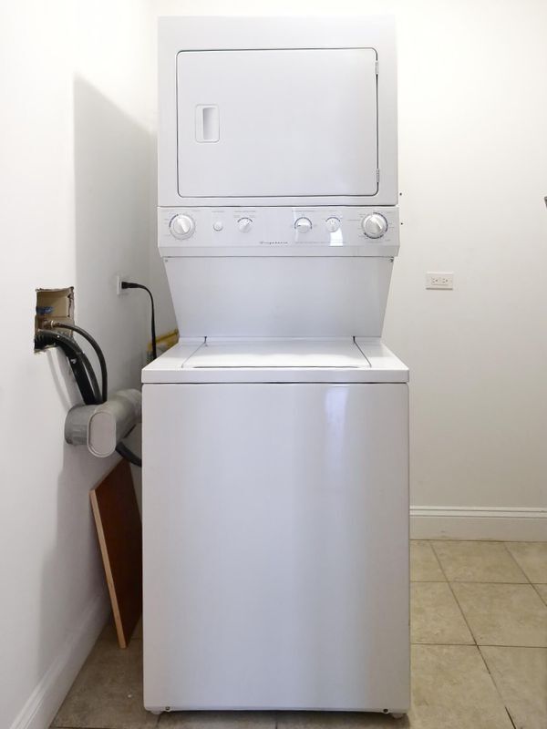 Building Photo - 6812 N Wolcott Ave