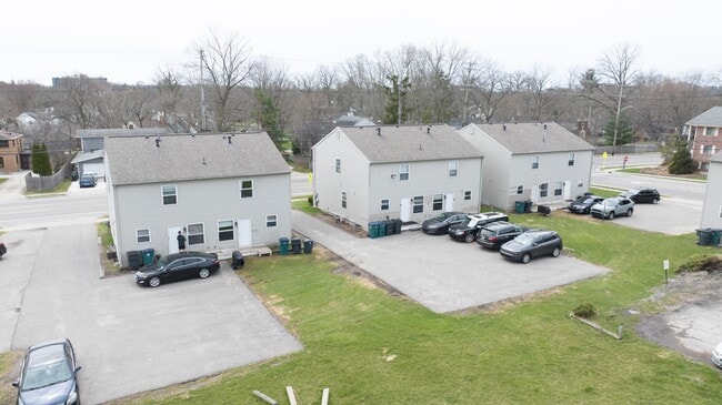 Building Photo - 915 Burcham Dr