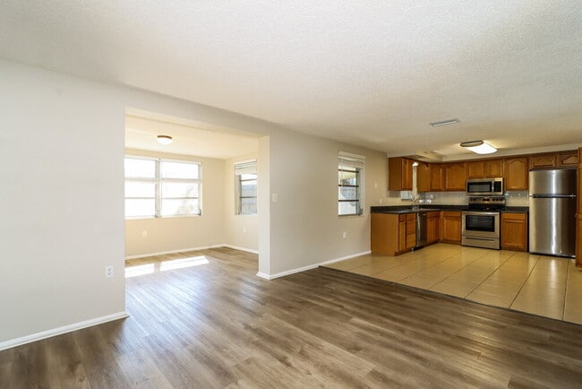 Building Photo - 6226 9th Ave