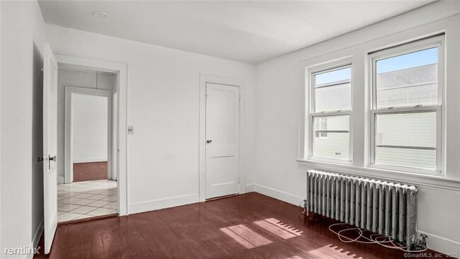 Building Photo - 4 br, 2 bath Condo - 18 Beal St Apt 2