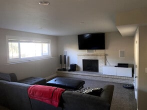 Building Photo - 1236 Greenfield Cir