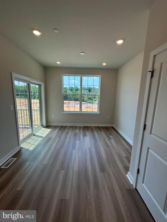 Building Photo - 38 Barnes Wy