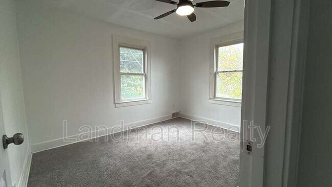 Building Photo - 275 Greensburg Pike