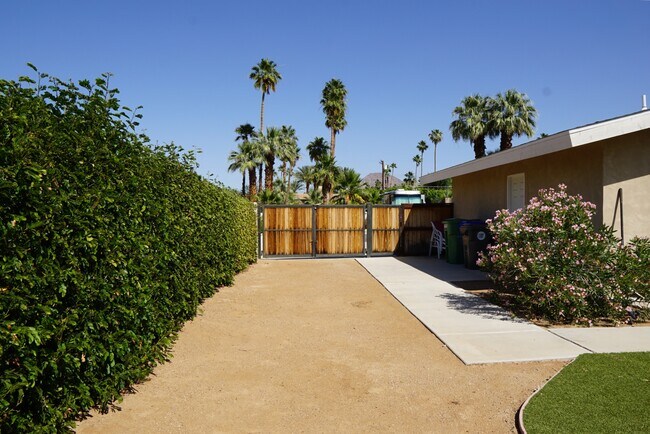Building Photo - 45945 Verba Santa Dr