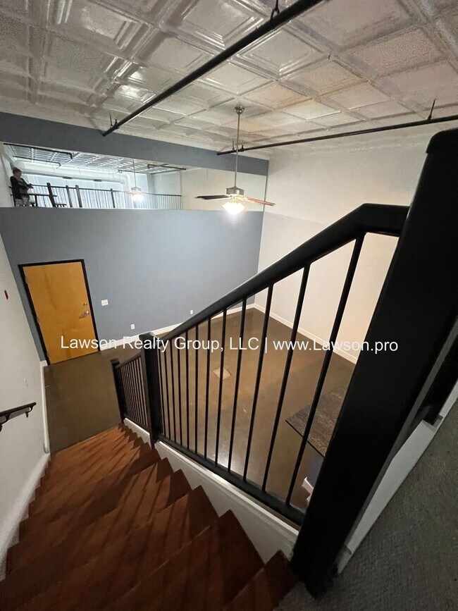 Building Photo - 319 Campbell Ave SW