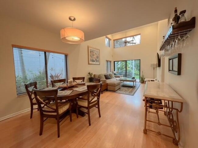 Building Photo - 5500 Fox Hollow Dr