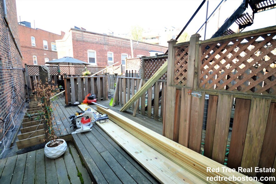 Building Photo - 1406 Beacon St