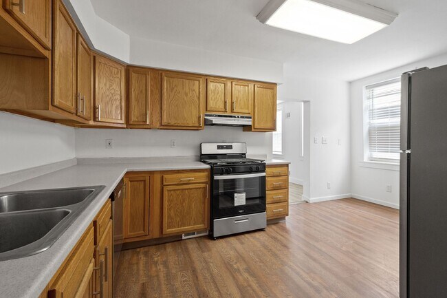 Building Photo - Stunning 3 bed, 2.5 bath home in McKees Rocks available October 1!