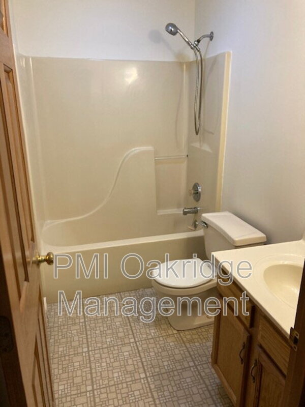 Building Photo - 1373 Michael Ct